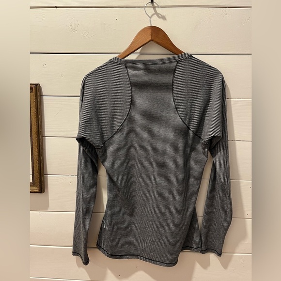 COLUMBIA Gray & black sweater size M - Picture 6 of 7